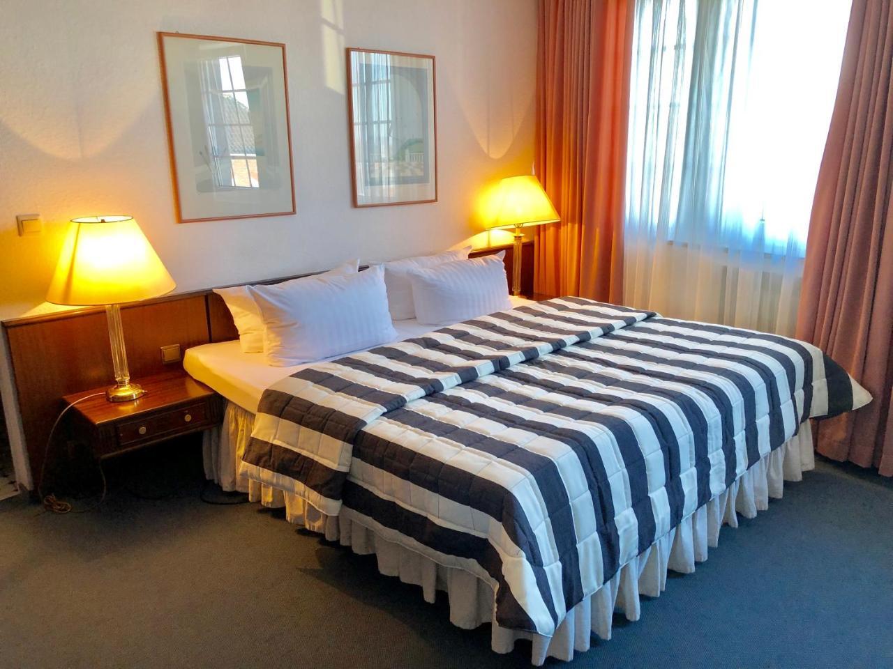 Hotel Koelner Hof Дормаген Экстерьер фото